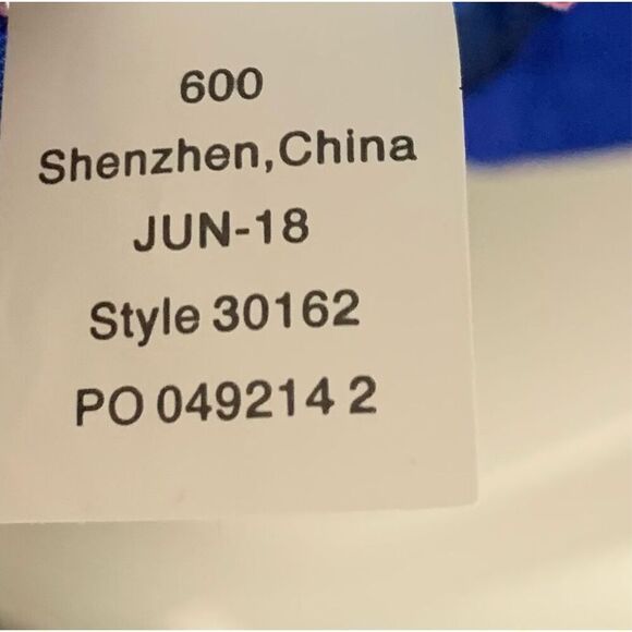 Lilly Pulitzer Sneak A Beak Bennet Blue Silk Scarf Vibrant 21x21 Peacock Print - Picture 2 of 3